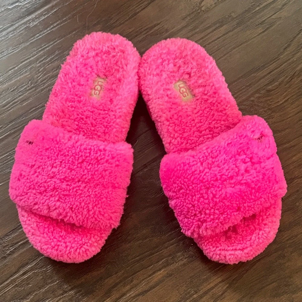 UGG Hot Pink Fluff Slide Slippers, Like New, Sz 8 - Picture 3 of 11